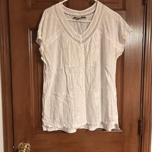 Gloria Vanderbilt Cream Cap Sleeve Pleated Blouse